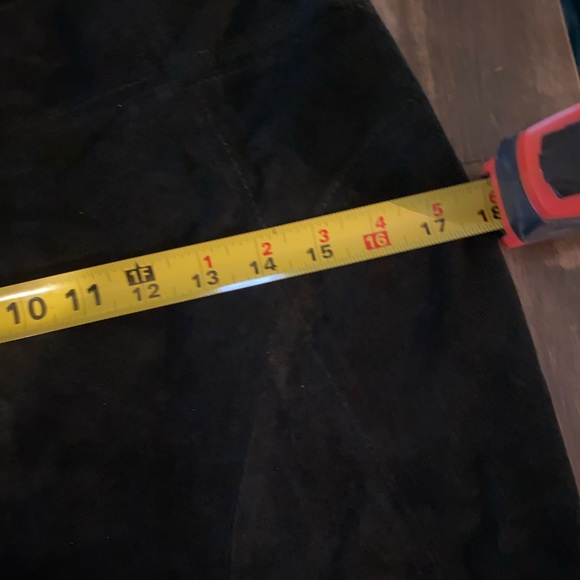 Danier leather skirt - Picture 3 of 4